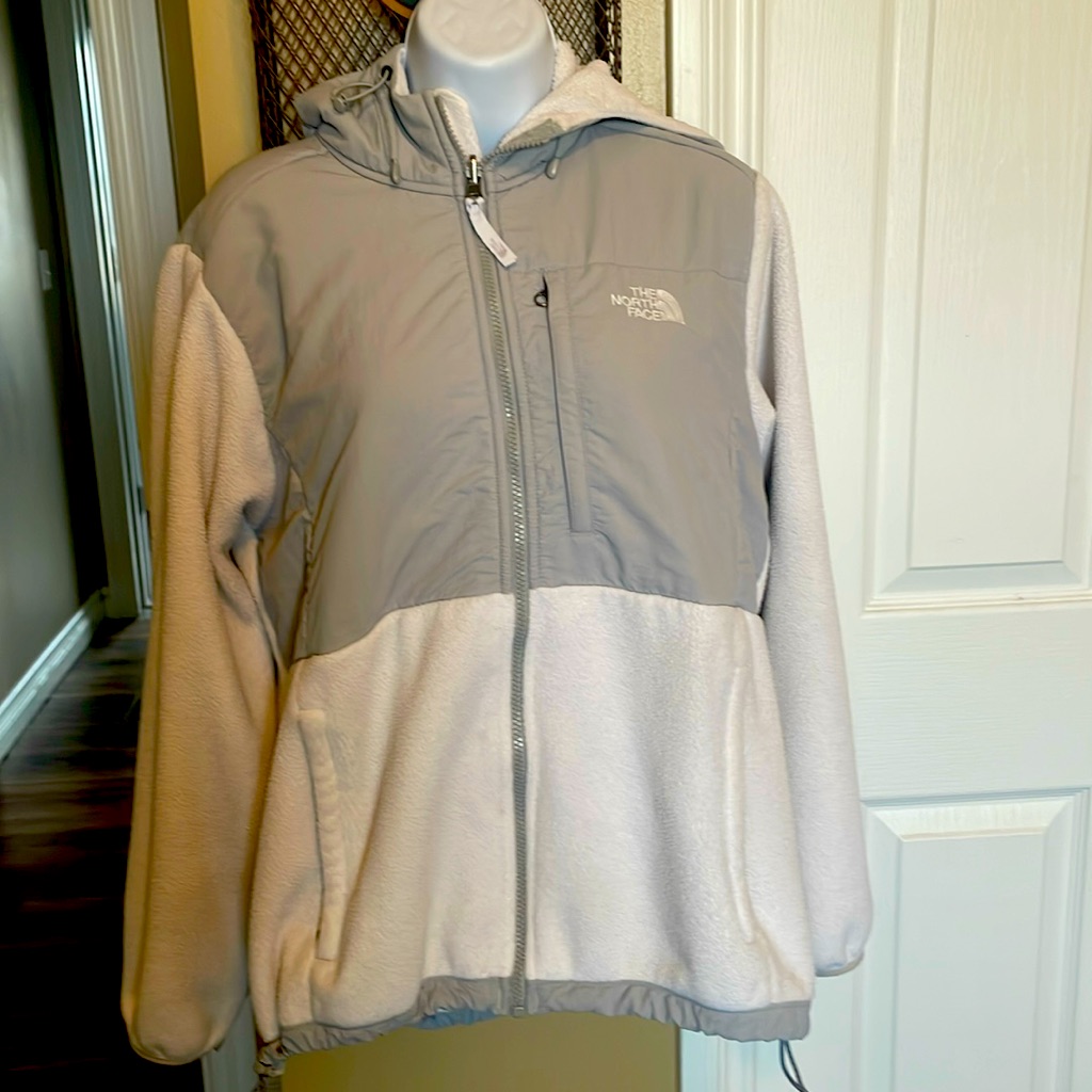 Woman’s Nothface Jacket